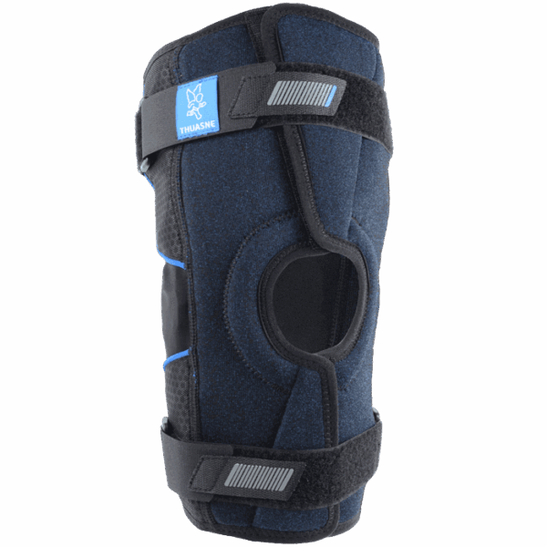 Knee brace with adjustable straps