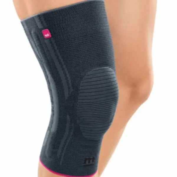 Compression sleeve for knee protection