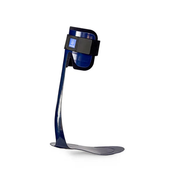 Orthopedic leg brace with strap